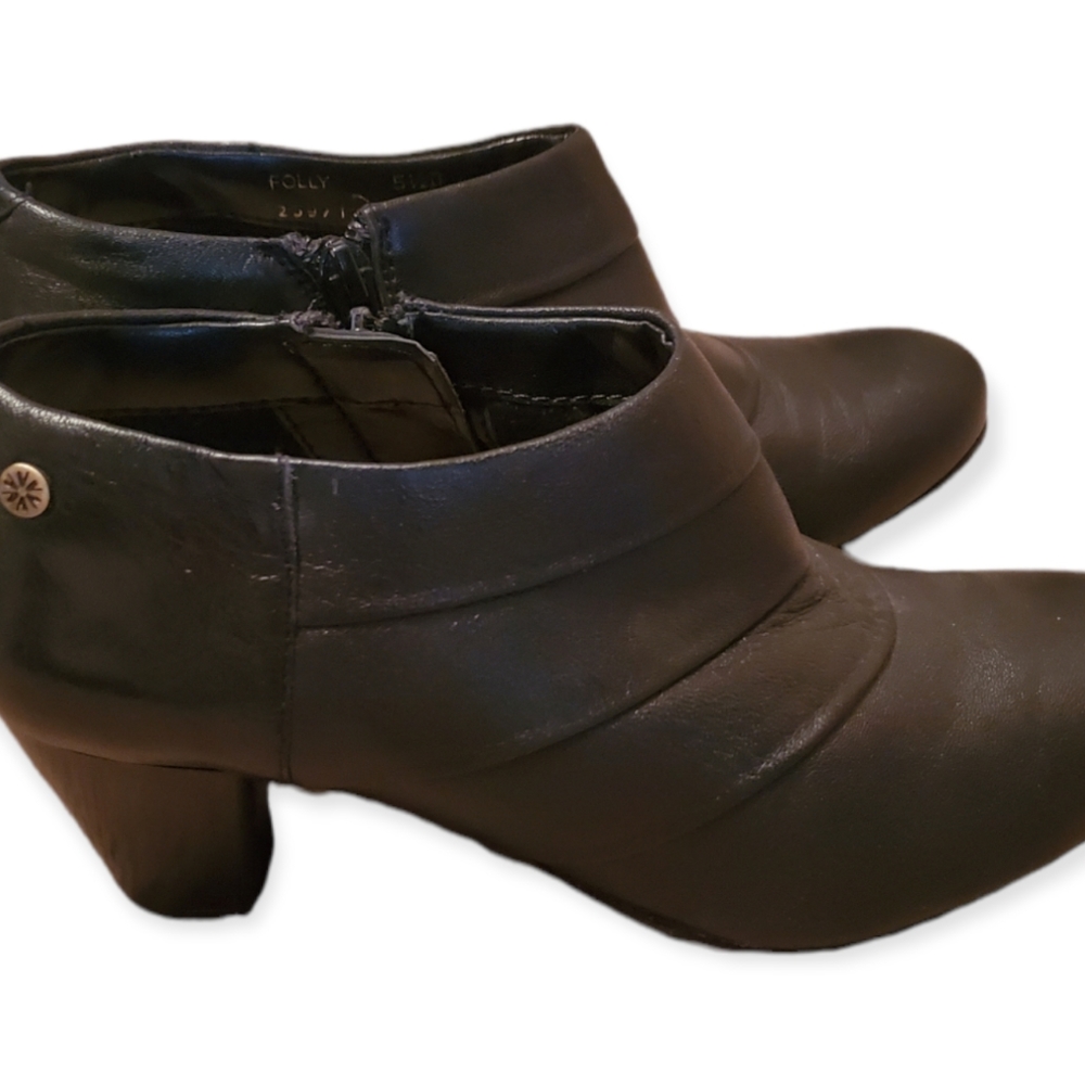 Van Dal Black Leather Folly Bootie 5.5